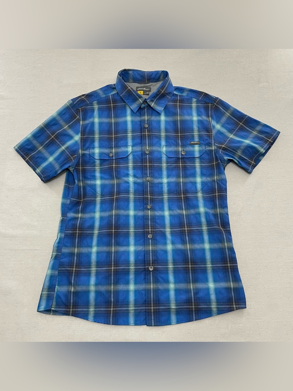Eddie Bauer Men's Travex Plaid Blue Size Medium Short Sleeve Pocket Shirt Hikin